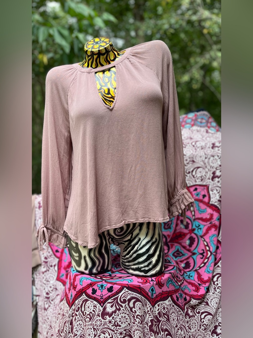 American Eagle Outfitters Dusty Mauve Keyhole Long-Sleeve Top